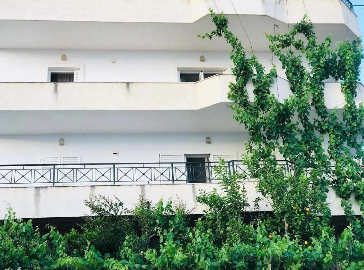 White Panorama Apartment Sarandë